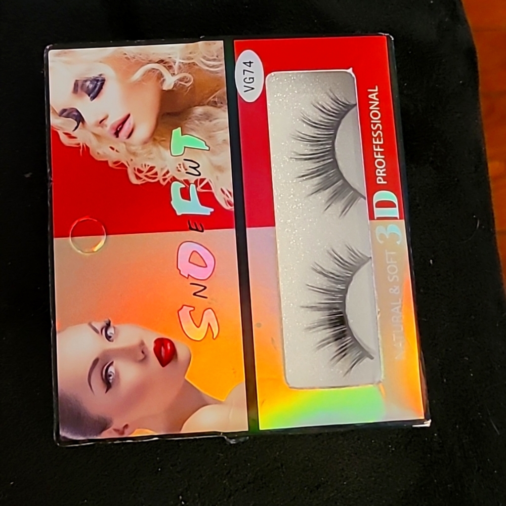 Eye lashes